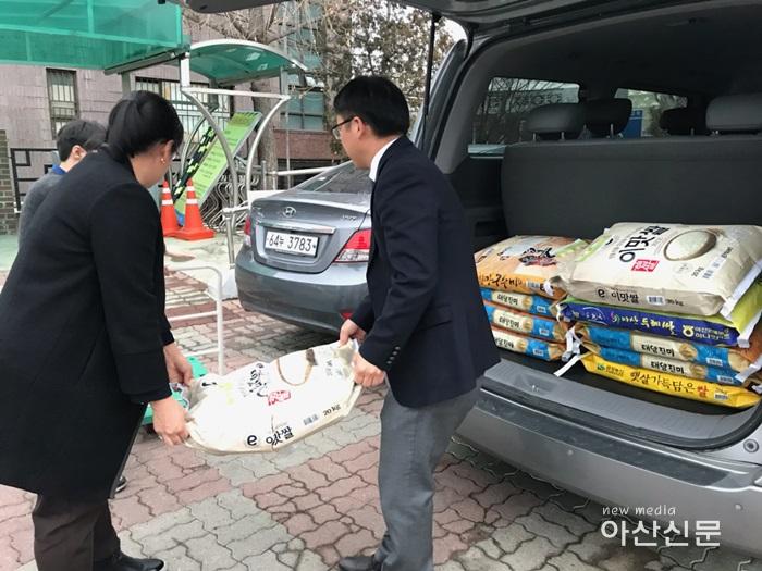 5. 우리교회, 쌀 후원.jpg