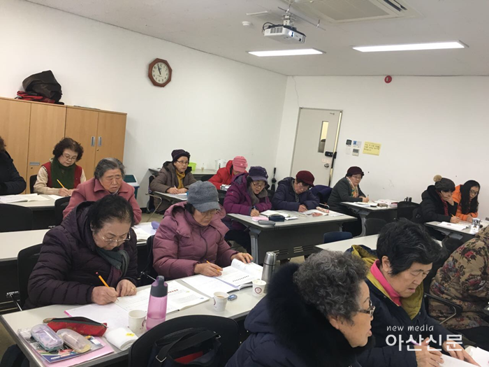 아산도서관, 늦깍이 학생들의 신나는 겨울방학 준비!.png