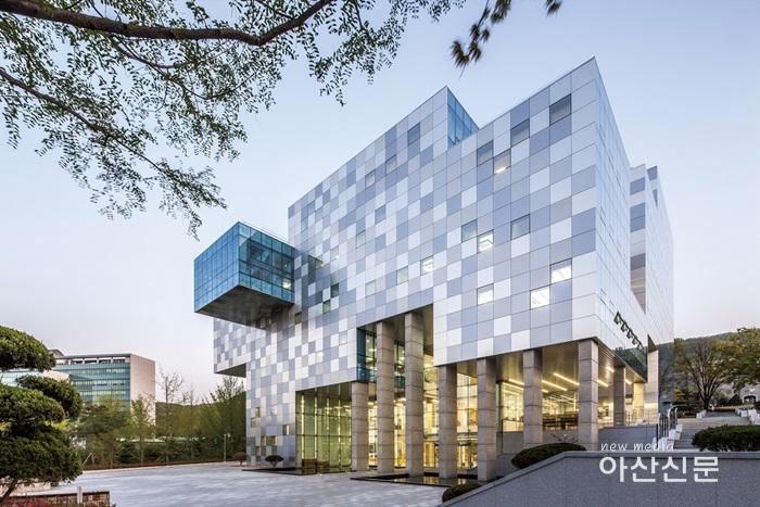 호서대 학술정보관 전경.jpg