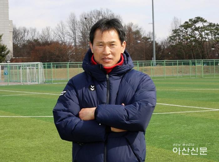 크기변환_사진 2. 안익수 선문대 축구부 감독.jpg