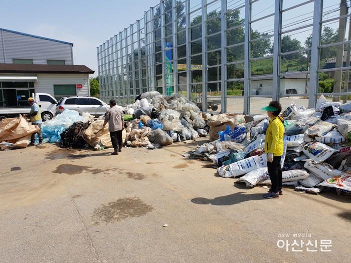 1. 선장면 새마을, 재활용품 수집.jpg