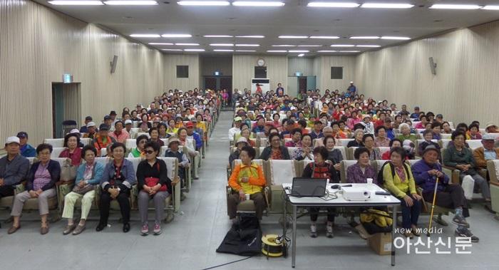 아산시니어클럽 - 활동교육 1.jpg