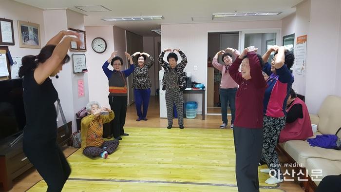 5. 보건행정과, 활기찬 어르신 세상 만들기.jpg