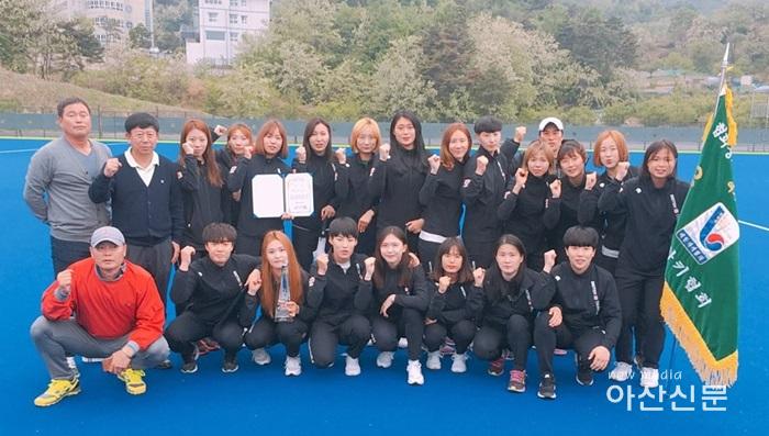 5. 체육육성과, 협회장기 전국남여하키대회 우승 - 1번 사진.jpg