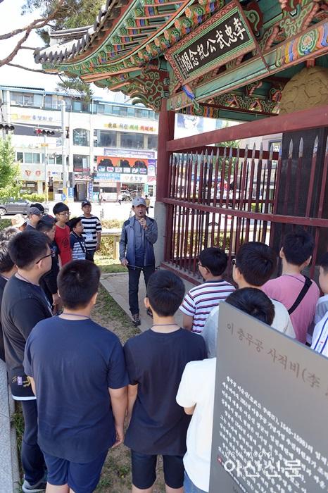 2018-6-16(토)[순천향대 보도사진] 이순신연구소, 이순신장군의 발자취(이충무공기념각) -제장명 소장 설명.jpg