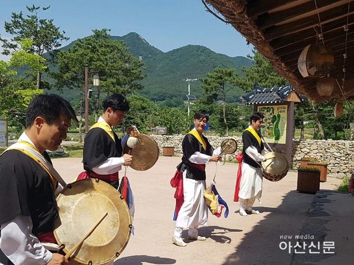 2. 외암민속마을관리소, 사물놀이 공연 모습 - 2번 사진.jpg