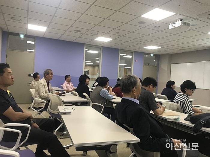 4. 시립도서관, 중앙도서관 문예창작교실 마무리 (문예창작교실).jpg