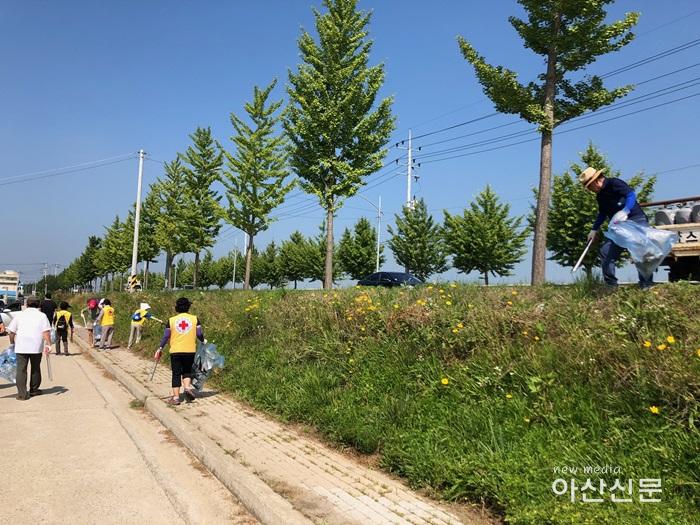 5. 온양3동. 휴가철맞이 대청소.jpg