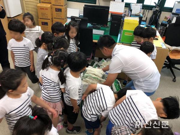 2. 자원순환과, 종이팩 화장지교환 1.jpg