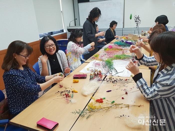 2. 여성회관 재능기부 토털공예 교육.jpg