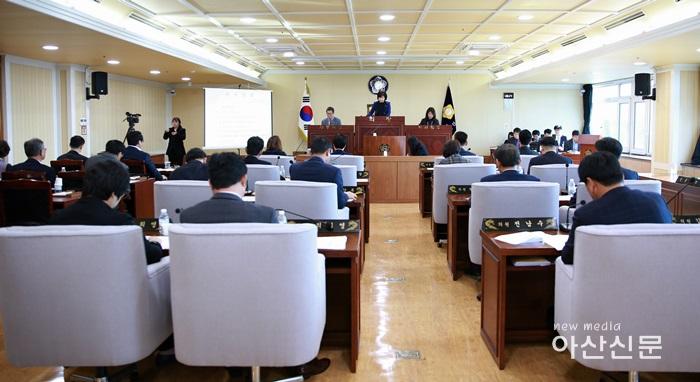 2018.11.23. 제208회 제1차 본회의(1).JPG