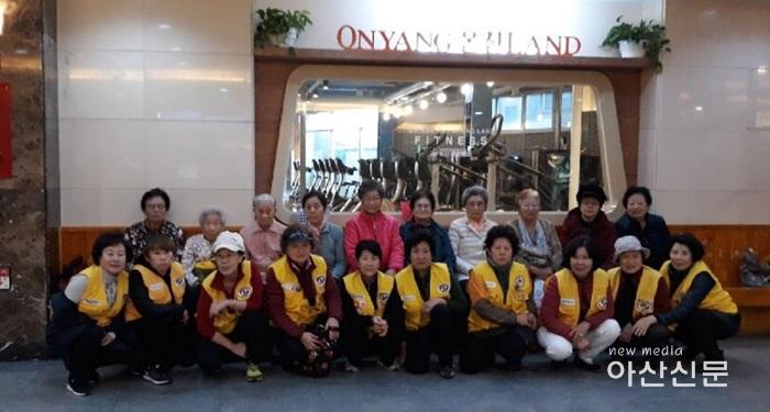 2. 온양3동 행복키움추진단, 추운 계절 목욕봉사로 따뜻한 사랑 전달.jpg