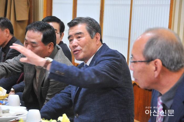 김동일 보령시장2.jpg