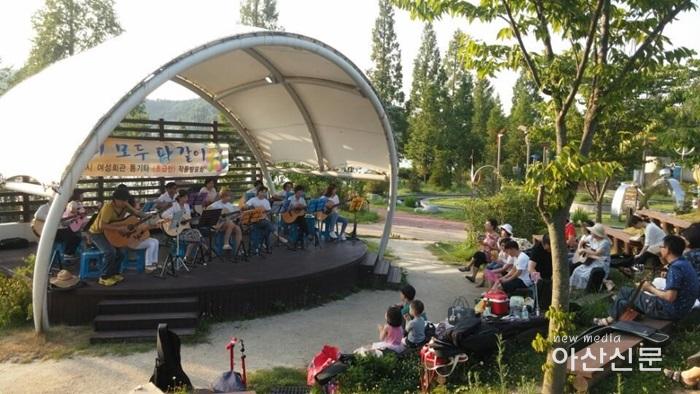 3. 신정호수 공연무대 1.jpg