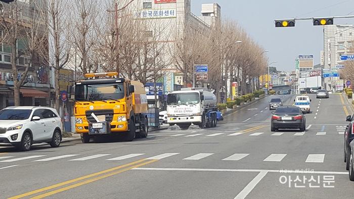 2-1 도로 물청소.jpg