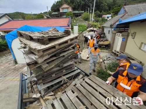 10. ㈜이든엠텍, 영인면 취약계층에 화목 보일러 땔감 후원.jpg
