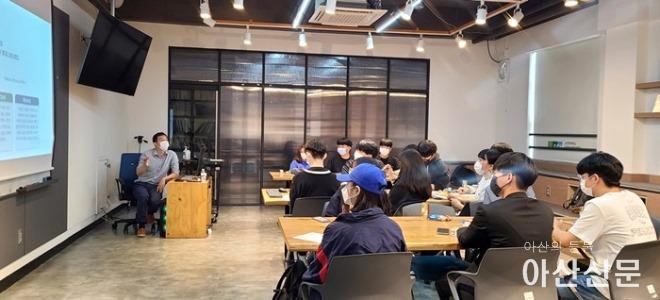 (사진1) 공공기관 취업 준비 특강 장면.jpg