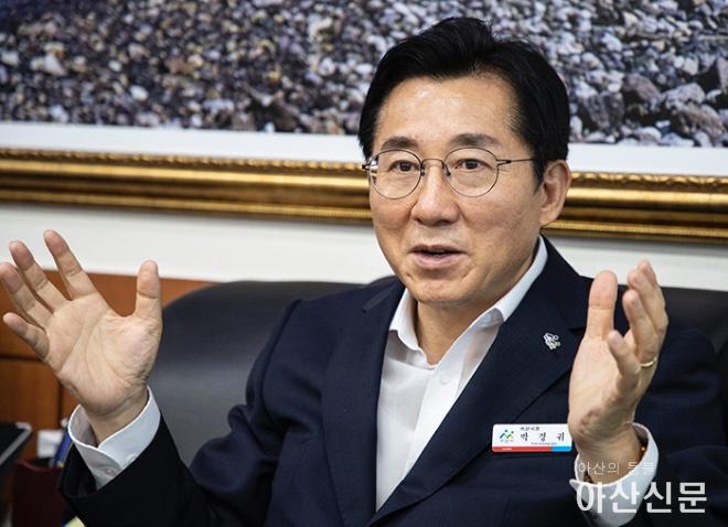 0810_박경귀 프로필_01.JPG