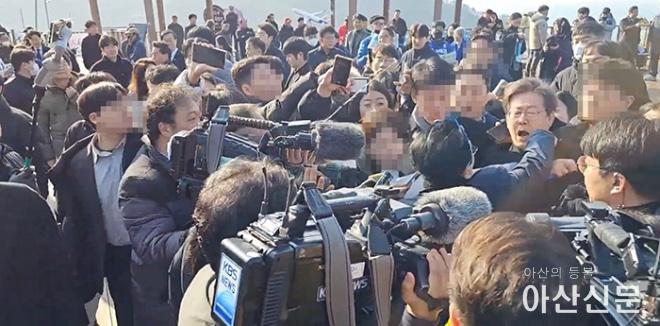 0102_이재명 피습.jpg