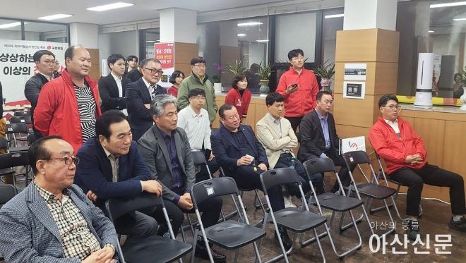 신범철 침울.jpg