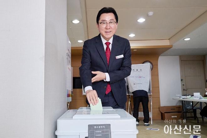 0411_박경귀 책임론.jpg