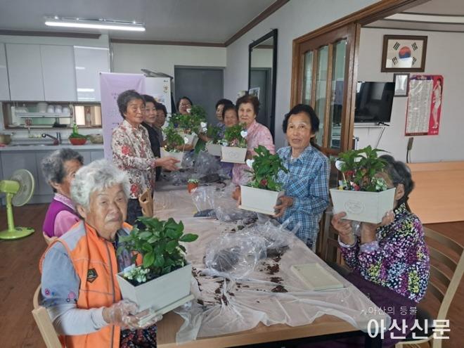 신창면 행복키움추진단, ‘삶은 동화’ 그림책 테라피 프로그램 시행.jpg