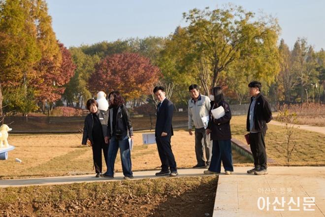 1. 조일교 아산시장 권한대행, ‘신정호 지방정원’ 준공 현장 방문 (1).jpg