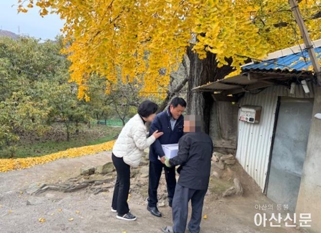 1. 배방읍행정복지센터, 사랑의 김장김치 전달.jpg