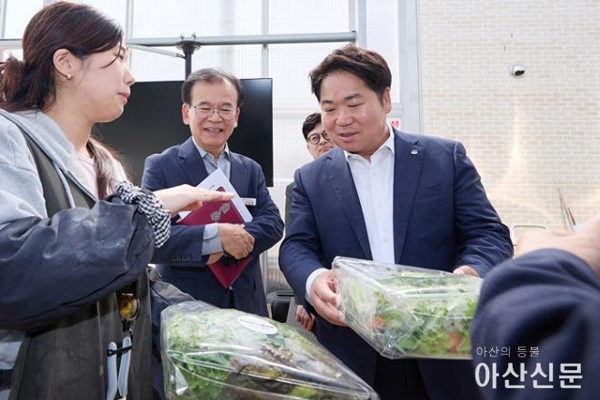01. 오세현 아산시장, 농업기술센터 방문해 현장 점검 및 직원 격려 (1).jpg